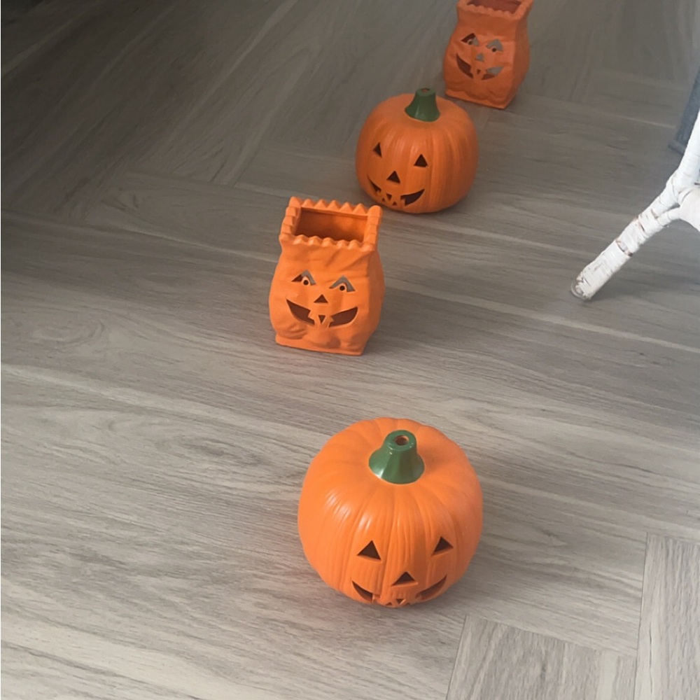 Ceramic Jack-o’-lanterns 🎃 - Picture 7 of 7